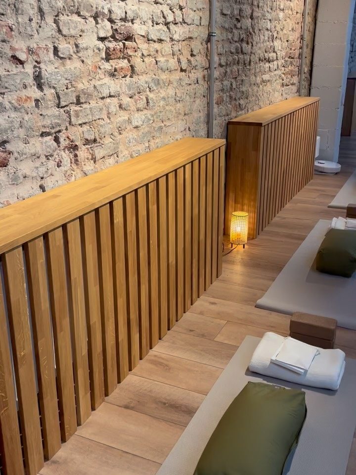 Instagram post from aplacelikeom. This post is in position 4.