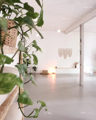 Instagram post from aplacelikeom. This post is in position 1.