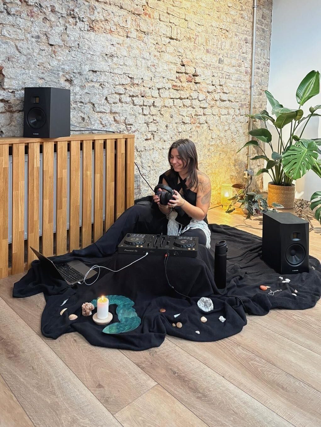 Instagram post from aplacelikeom. This post is in position 2.